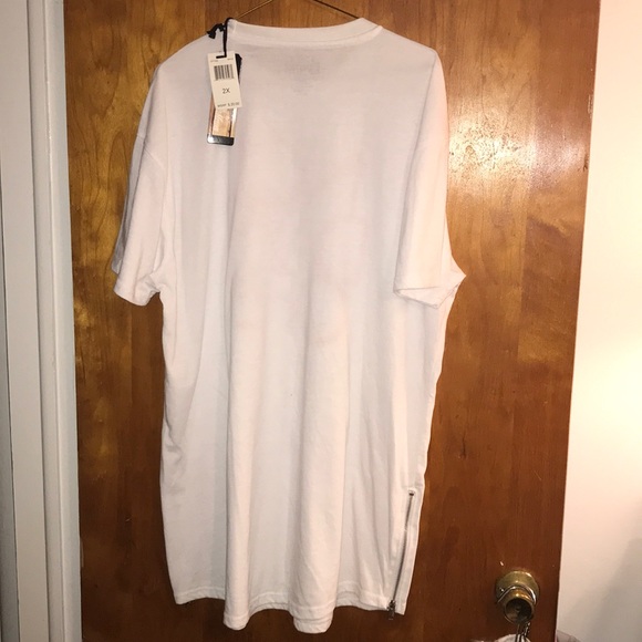 White designed tee - Picture 2 of 3